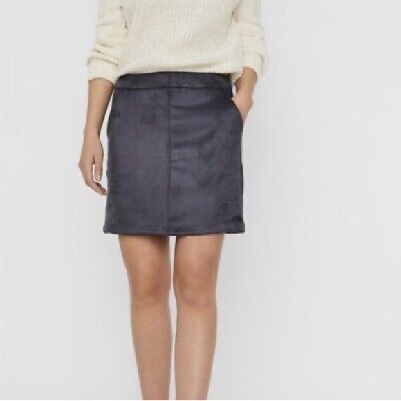 Vero Moda Faux Suede Mini Pencil Skirt in Asphalt Size XS - Picture 1 of 8